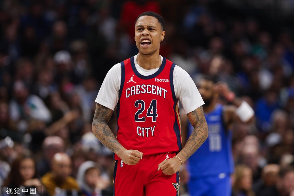 十分明显地 十分明显地