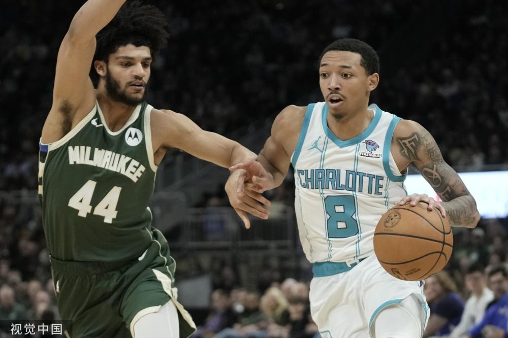 在球场上的 在球场上的